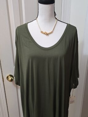 A.N.A BRAND WOMEN'S PLUS SIZE AVACADO GREEN SCOOPNECK SHORT SLEEVES TEE SIZE 5X